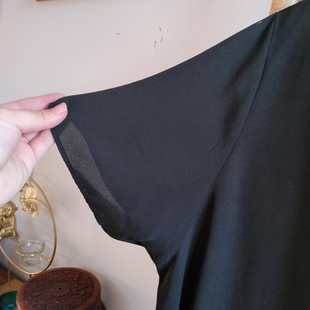🌹The Quiet Luxury Collection🌹Black Minimalist Long Top - Picture 9 of 11
